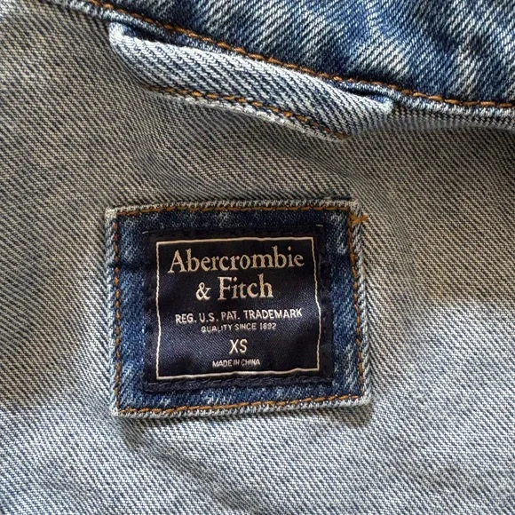 Abercrombie & Fitch Blue Denim Jacket with Brown Patch English paper piecing. - Picture 6 of 6